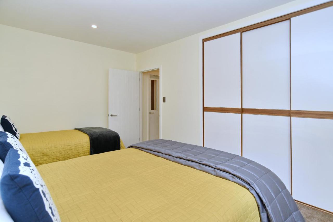Clyde 106 - Christchurch Holiday Homes エクステリア 写真