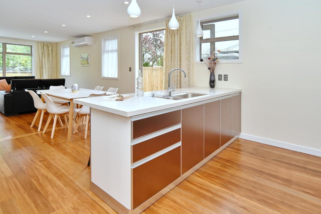 Clyde 106 - Christchurch Holiday Homes エクステリア 写真